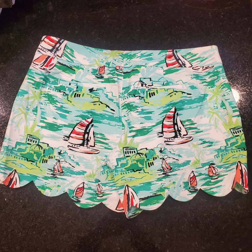 Crown & Ivy Women's Beach Pattern Scalloped short - Picture 8 of 8